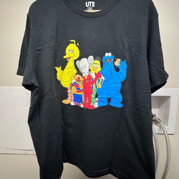 Uniqlo x KAWS Black Sesame Street Tee - Picture 1 of 5